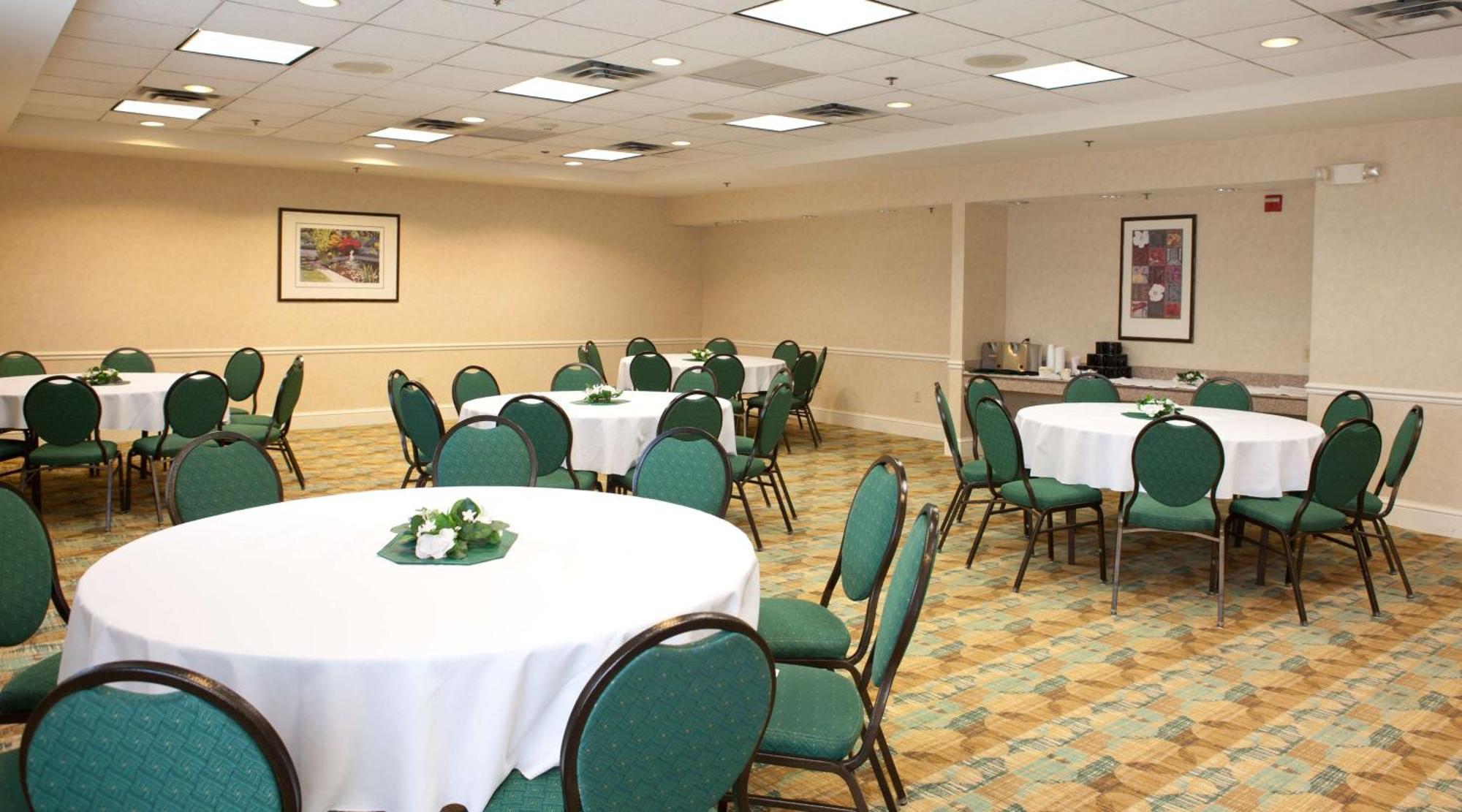 Hilton Garden Inn Secaucus/Meadowlands Exterior photo