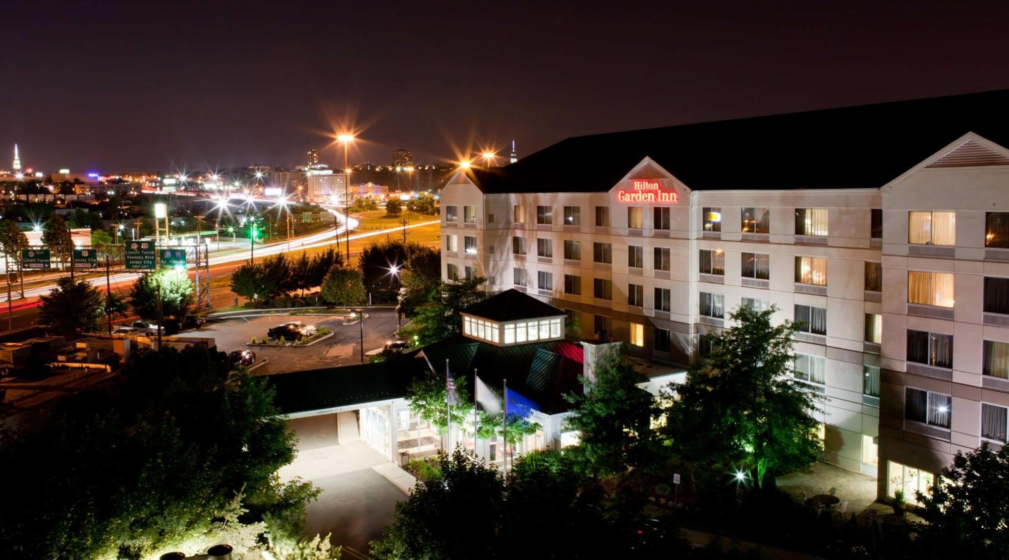 Hilton Garden Inn Secaucus/Meadowlands Exterior photo