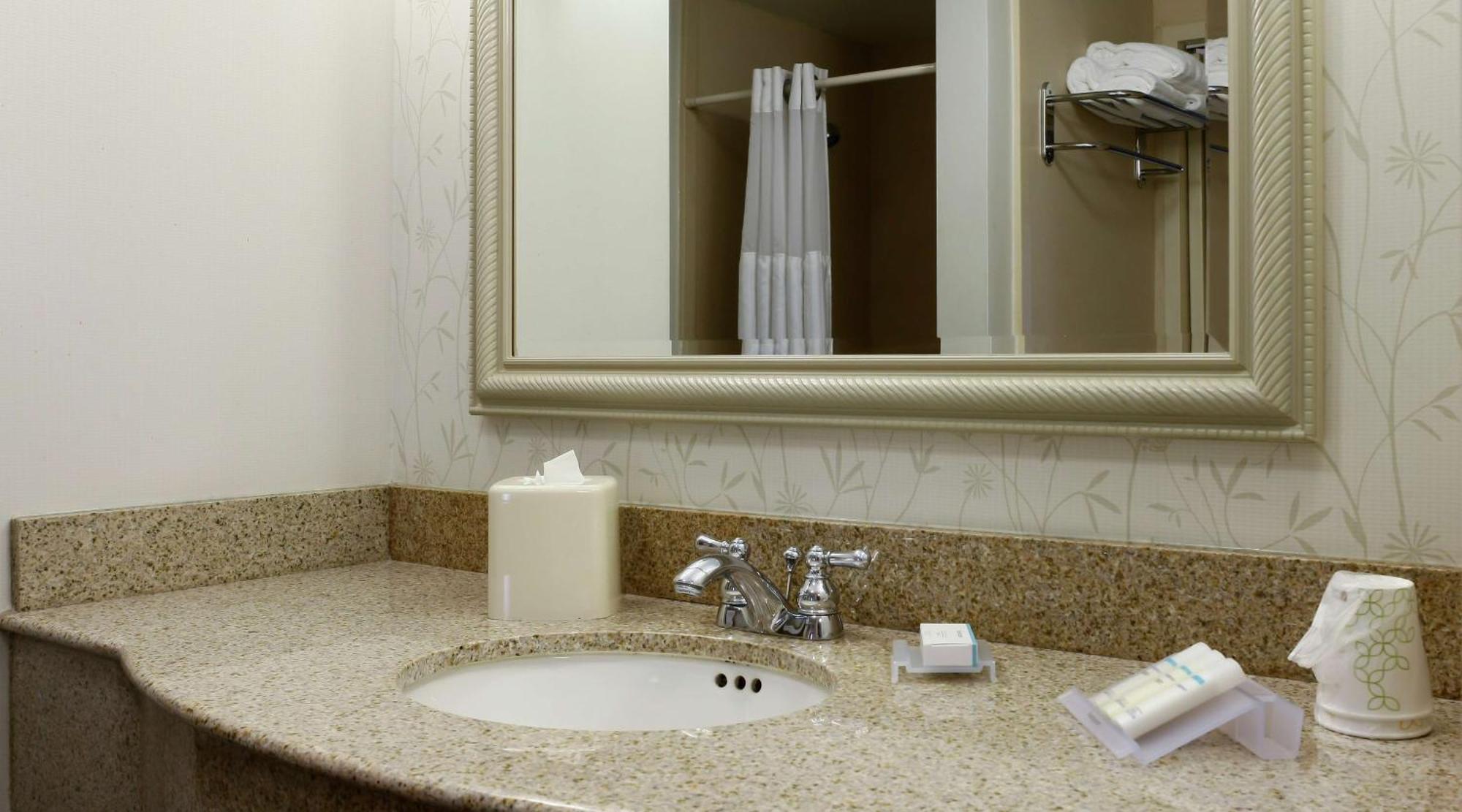 Hilton Garden Inn Secaucus/Meadowlands Exterior photo
