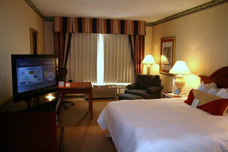 Hilton Garden Inn Secaucus/Meadowlands Exterior photo